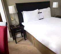 Royal Cambridge Hotel Room