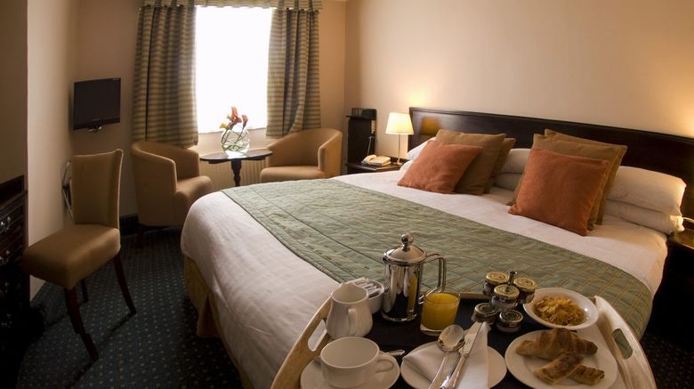 <b>The Strathdon Hotel Room</b>