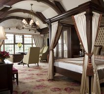 The Old Inn Suite
