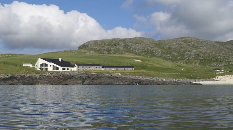 Isle of Barra Beach Hotel Exterior
