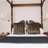 Rosedale Hotel