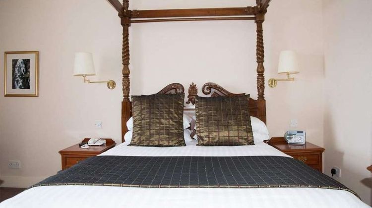 Rosedale Hotel Room