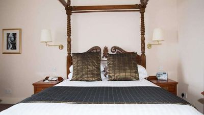 Rosedale Hotel