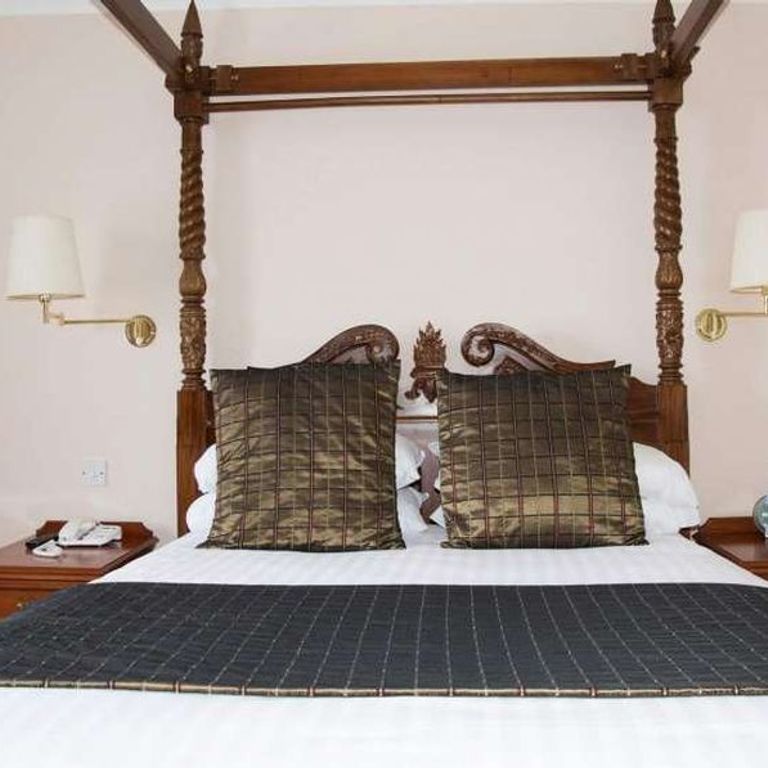 Rosedale Hotel