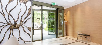 Athinais Hotel Lobby