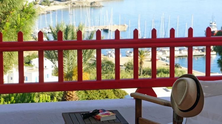 Rhenia Hotel & Bungalows Exterior