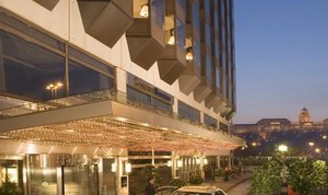 Sofitel Budapest Chain Bridge Exterior