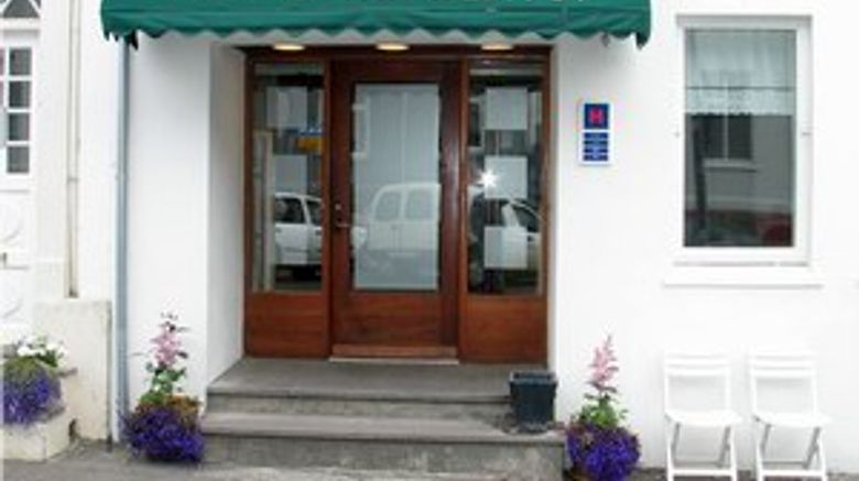 Metropolitan Hotel Exterior