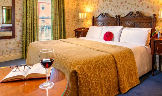 Arbutus Hotel Room