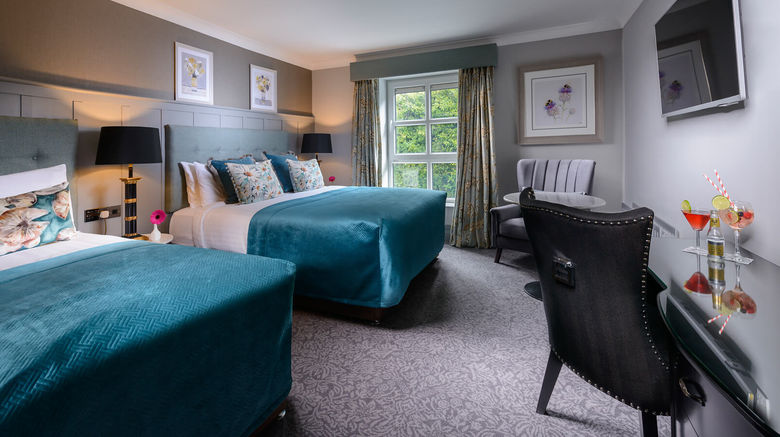 <b>Dromhall Hotel Room</b>