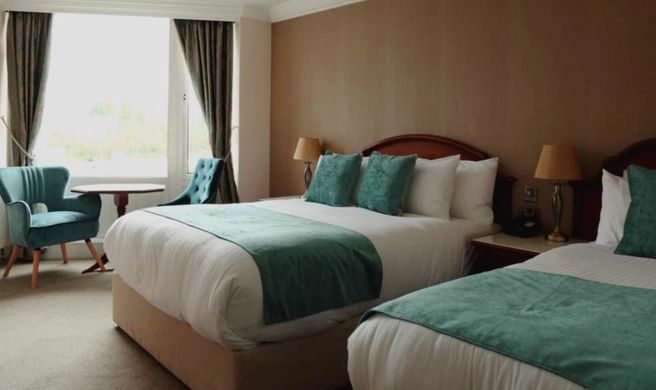 Central Hotel Donegal Room
