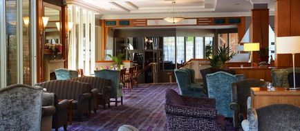 Hotel Killarney Lobby