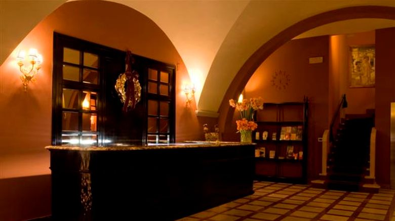 <b>Balestri Hotel Lobby</b>