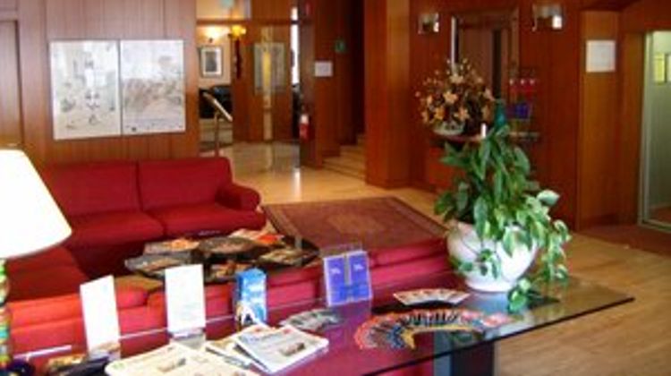 Hotel de la Ville Lobby