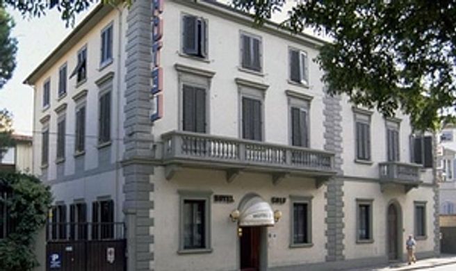Hotel Golf Exterior