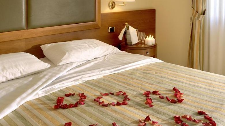 <b>Grand Hotel Don Juan Suite</b> <b>Grand Hotel Don Juan Suite</b>