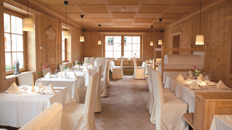 <b>ADLER Spa Resort DOLOMITI Restaurant</b> <b>ADLER Spa Resort DOLOMITI Restaurant</b>