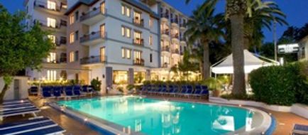 Caravel Hotel Pool