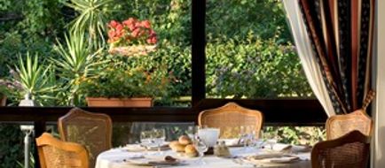 Caravel Hotel Restaurant