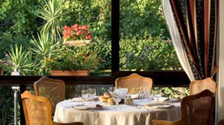 Caravel Hotel Restaurant
