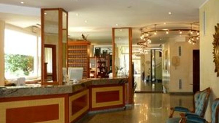 Grand Hotel Riva Del Sole Lobby