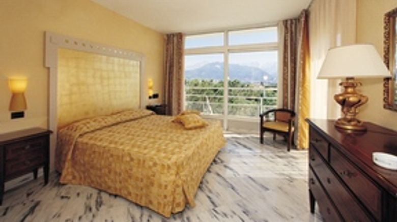 <b>Excelsior Hotel Suite</b>