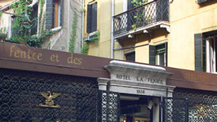 La Fenice et des Artistes Hotel