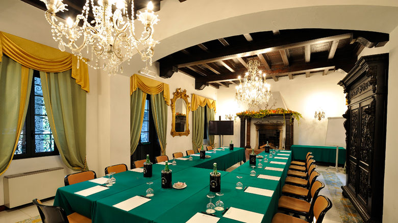 <b>La Palma Hotel Meeting</b>