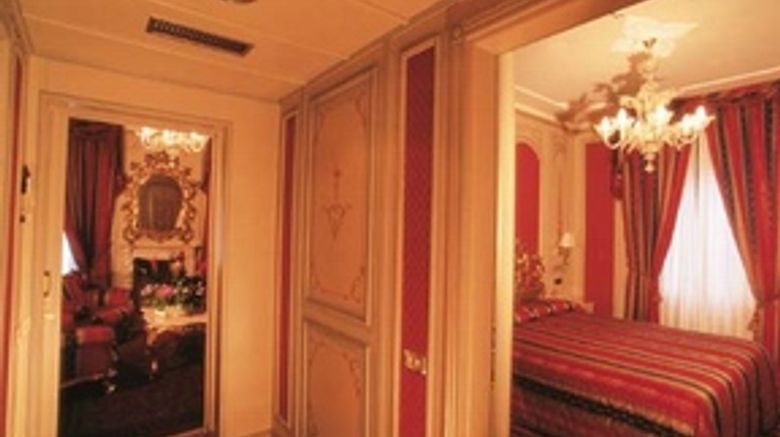 <b>Regina Palace Hotel Room</b>