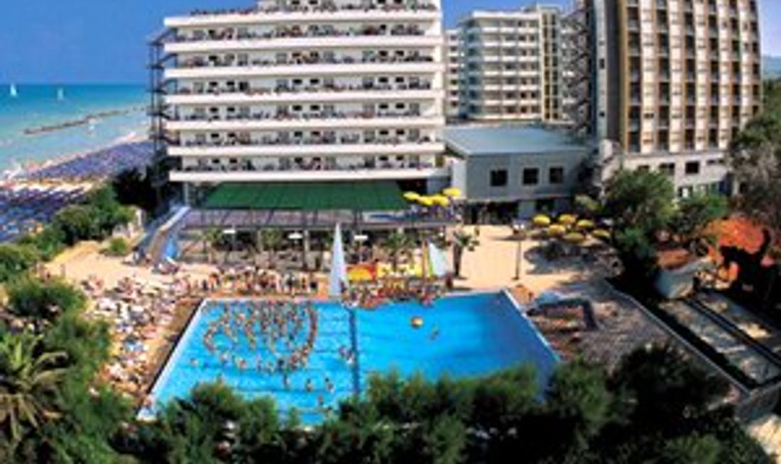 Serena Majestic Hotel Residence Exterior