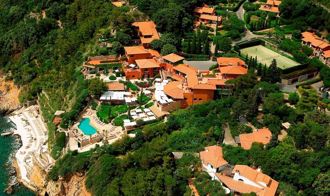 Il Pellicano Hotel Exterior