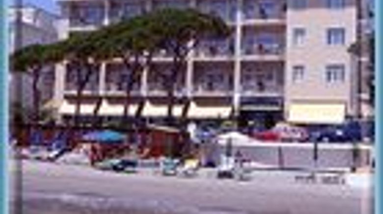 B and B Hotel Diano Marina Palace Exterior