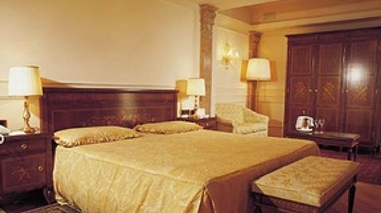Villa Cortine Palace Hotel Room