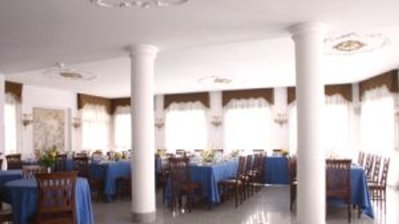 <b>Windsor Savoia Restaurant</b>
