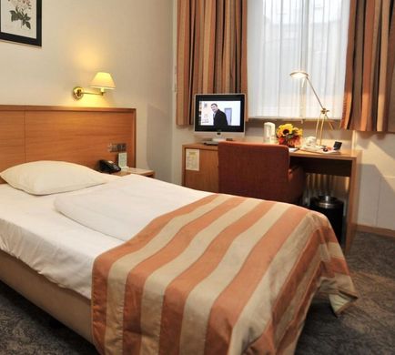 Hotel Central Molitor Room