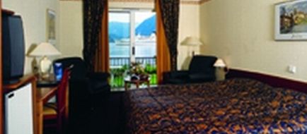 Brakanes Hotel Room