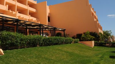Dom Pedro Meia Praia Apartamentos