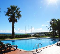 Dom Pedro Meia Praia Apartamentos Pool
