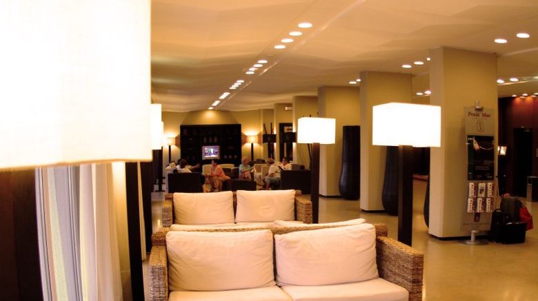 <b>Carcavelos Beach Hotel Lobby</b>