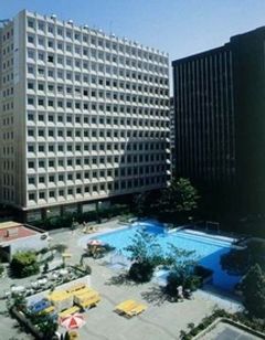 Madrid Chamartin, Affliated by Melia