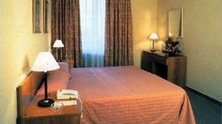 Madrid Chamartin, Affliated by Melia Room