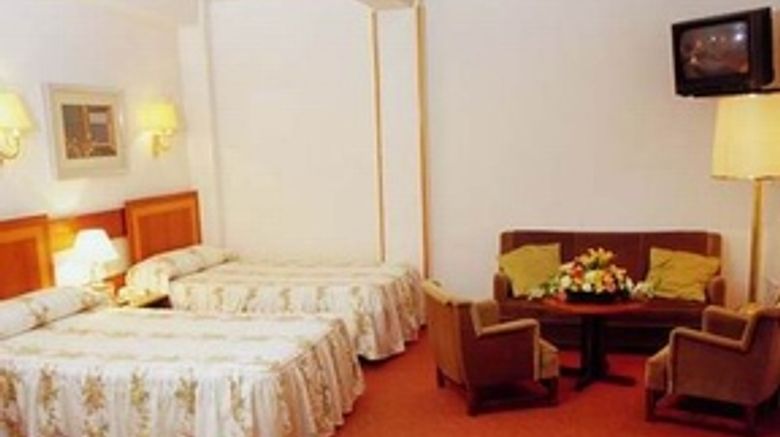 <b>Tryp Alcano Room</b>