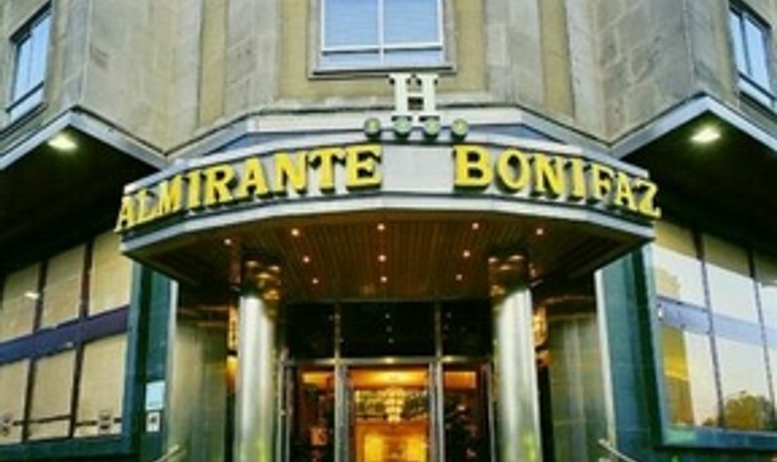 Hotel Almirante Bonifaz Exterior