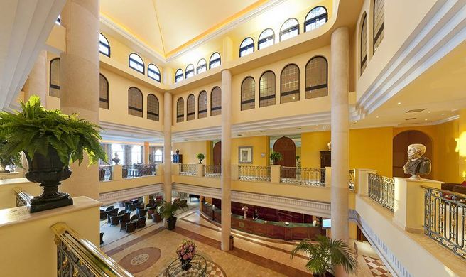 Hotel IPV Beatriz Palace and Spa Lobby