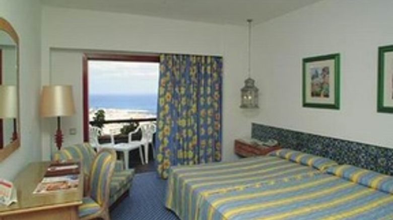 <b>Hotel Puerto de la Cruz Room</b>