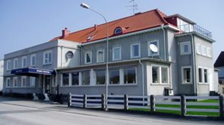 Port Hotel Exterior