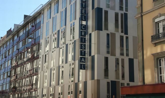Cristal Hotel Exterior