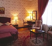 Hotel Metropol Room