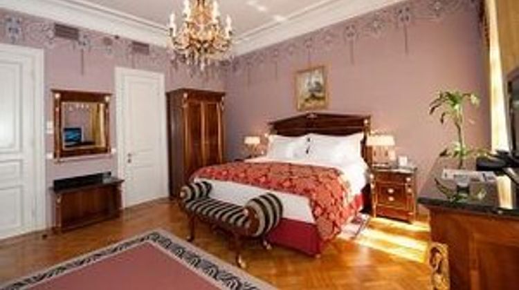 Hotel National Room