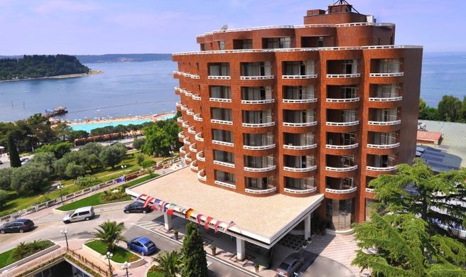 Remisens Hotel Metropol Exterior